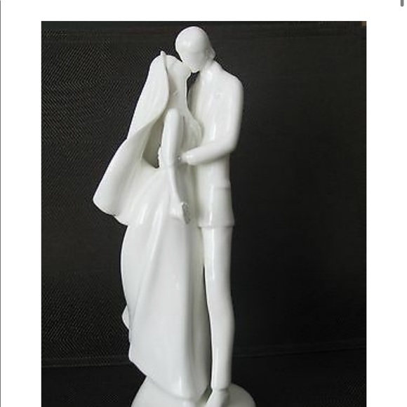 Royal Doulton Wedding Day Figurine Bone China - Picture 8 of 16